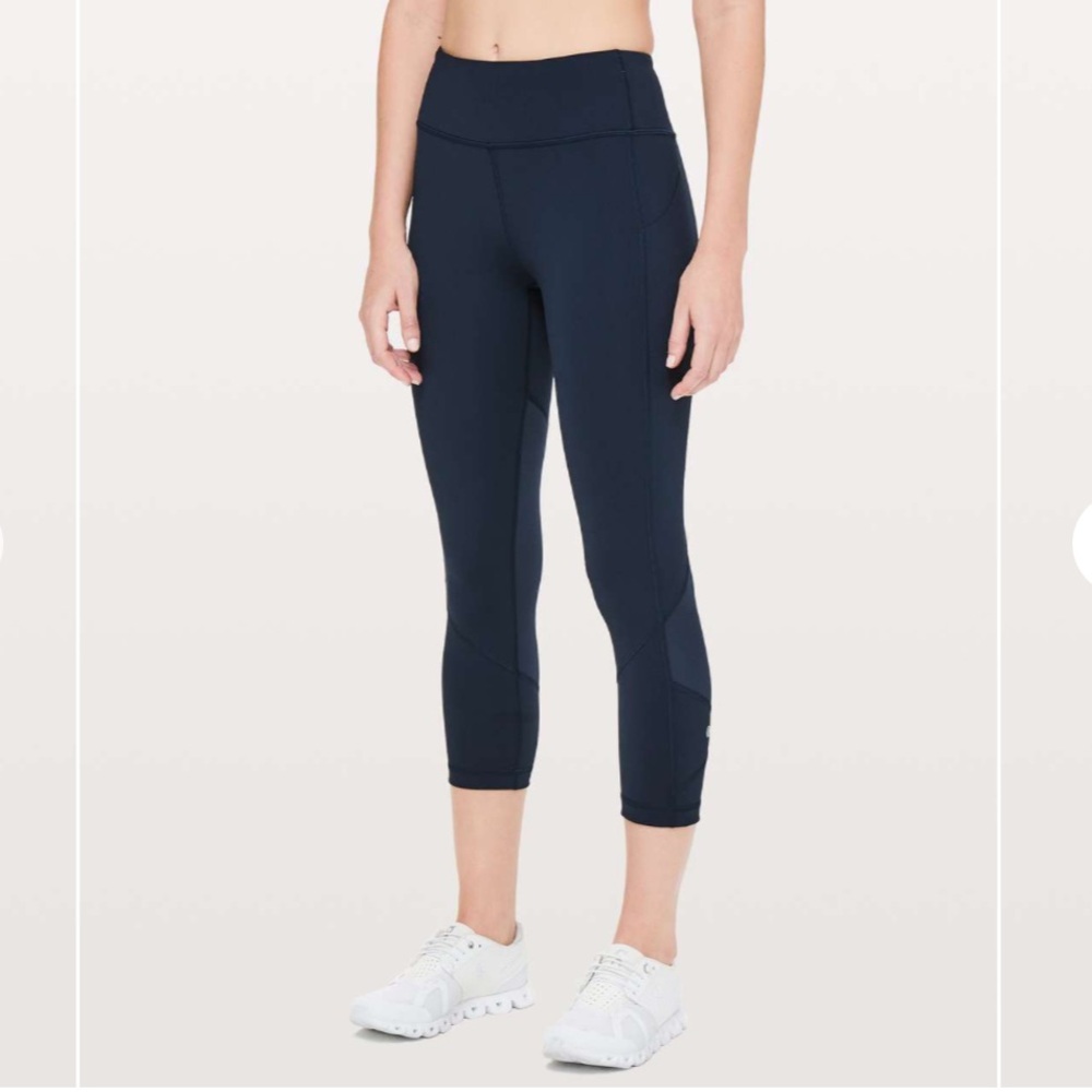 FINAL DISCOUNT Lululemon pace rival crop 22- Blue/Navy size 8